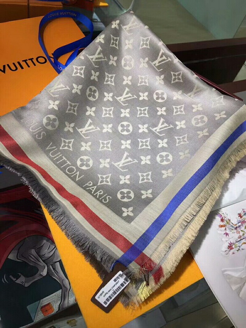 LV Scarf-74